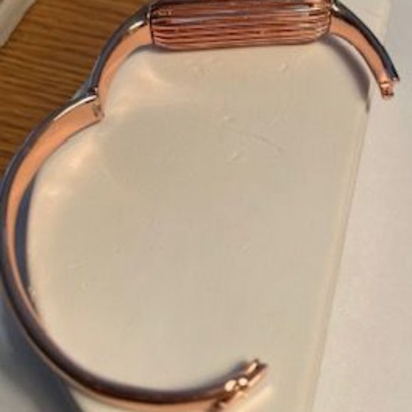 🛍️FREE w/$15☀️ Rose Gold Tone Bracelet Fits 6 1/2 - Picture 6 of 7
